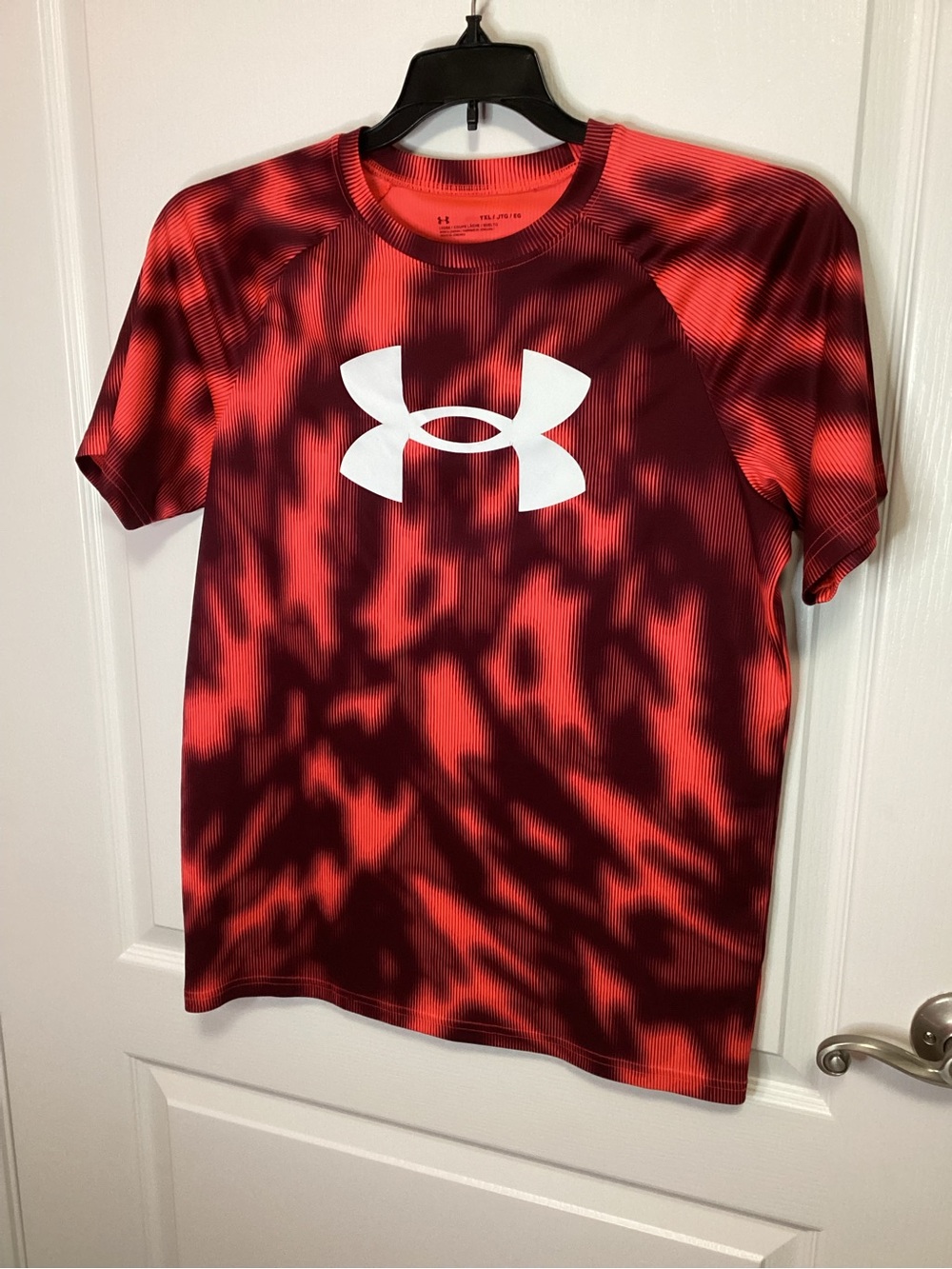 Under Armour Men’s Red and Black Graphic Short Sleeve Tee